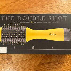 The Double Shot Oval Blow-Dryer Brush Lovingly used Tons of life left $155 retai